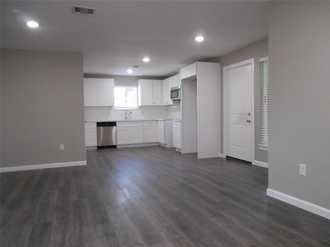 property at 1547 Greenfield Rd