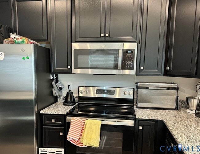 10945 Genito Sq Dr in Midlothian, VA - Building Photo - Building Photo