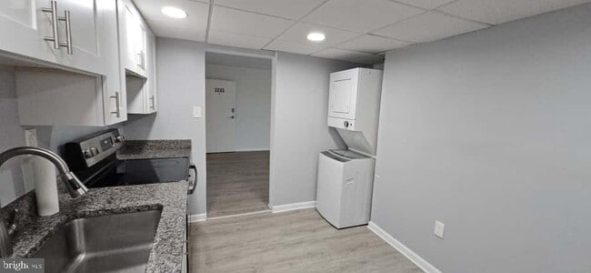 property at 3233 Forest Ln