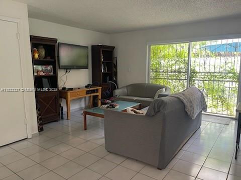 8165 NW 8th St in Miami, FL - Building Photo - Building Photo