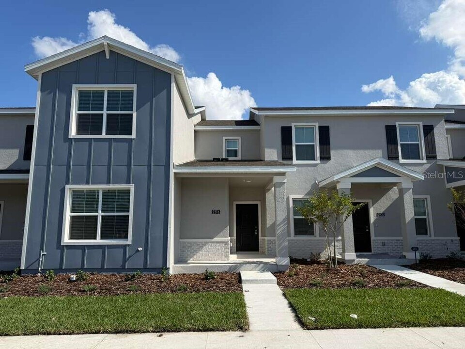 2396 Rider Rain Ln in Apopka, FL - Building Photo