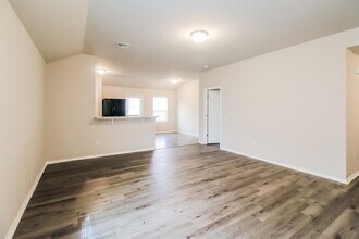 11713 NW 100th St in Yukon, OK - Building Photo - Building Photo