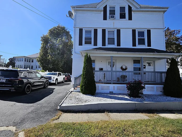 6 Pilgrim Rd, Unit 2 in Haverhill, MA - Building Photo