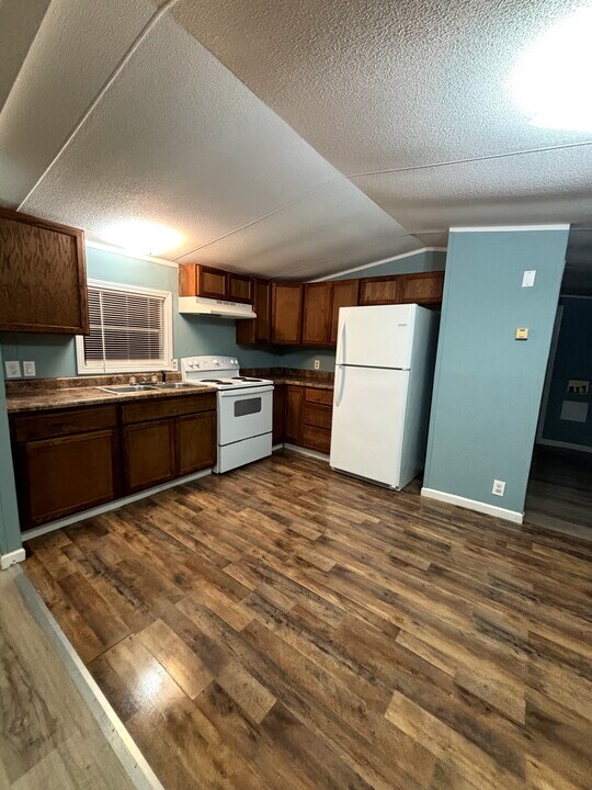 122 Lori Ln in Burgaw, NC - Building Photo