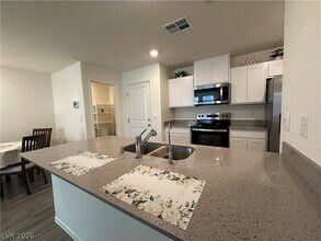4926 Fern Mesa Ave in Enterprise, NV - Building Photo - Building Photo
