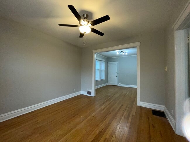 1721 W Farragut Ave, Unit 2 in Chicago, IL - Building Photo - Building Photo