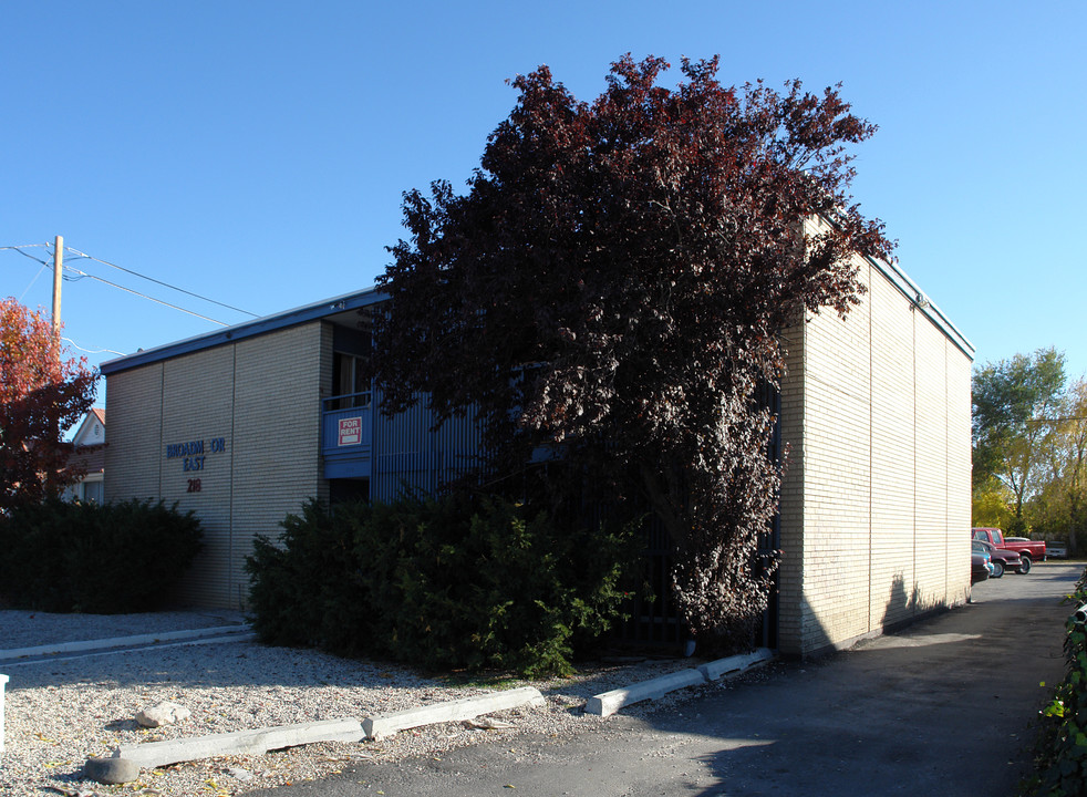 Broadmoor Apartments East in Murray, UT - Building Photo