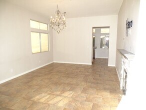 10404 Pacific Sageview Ln in Las Vegas, NV - Foto de edificio - Building Photo