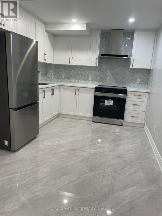 15 Jinnah Ave in Markham, ON - Building Photo