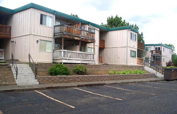 Meadowbrook in John Day, OR - Building Photo