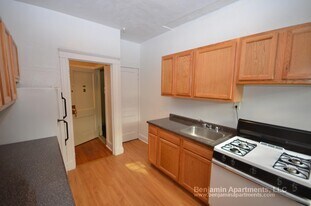 1634 Commonwealth Ave, Unit 6 in Boston, MA - Building Photo