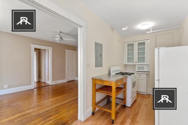 1605 Commonwealth Ave in Boston, MA - Building Photo