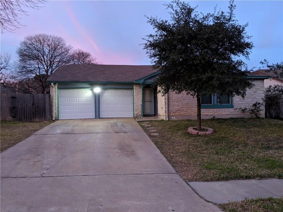 1800 Krizan Ave in Austin, TX - Building Photo