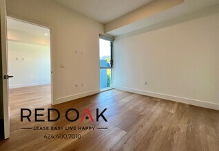 1001 N Fairfax Ave in West Hollywood, CA - Building Photo - Building Photo