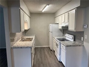 1085 Linde Ave in New Braunfels, TX - Building Photo - Building Photo