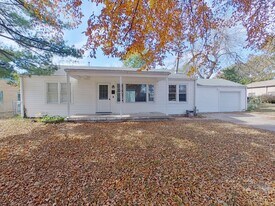 2109 S Grove St in Wichita, KS - Building Photo