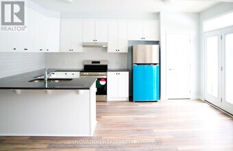 1062 Curraglass Walk in Ottawa, ON - Building Photo - Building Photo