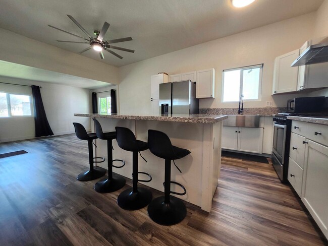 property at 170-170 N Gale Hill Ave