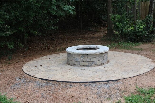 1233 Sweet Pine Dr in Norcross, GA - Building Photo - Building Photo