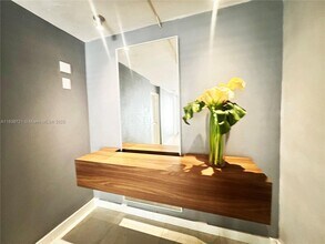 155 Sunrise Dr in Key Biscayne, FL - Building Photo - Building Photo