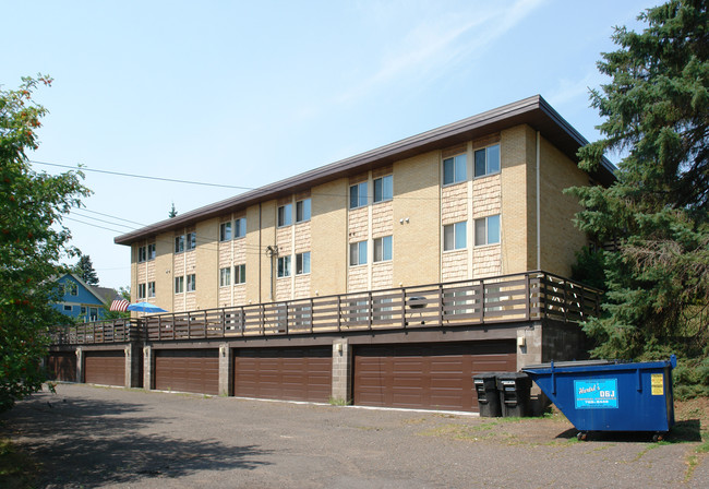 1926 E 2nd St in Duluth, MN - Foto de edificio - Building Photo