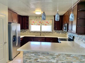 938 Makiki St in Wailuku, HI - Building Photo