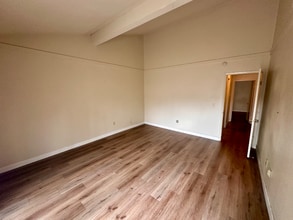 1210 Caren Rd in Vista, CA - Building Photo - Building Photo