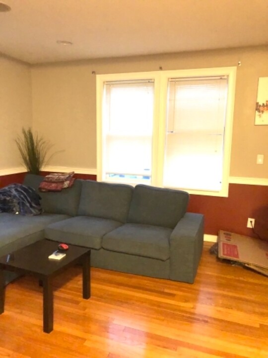 381 Ives St in Providence, RI - Building Photo