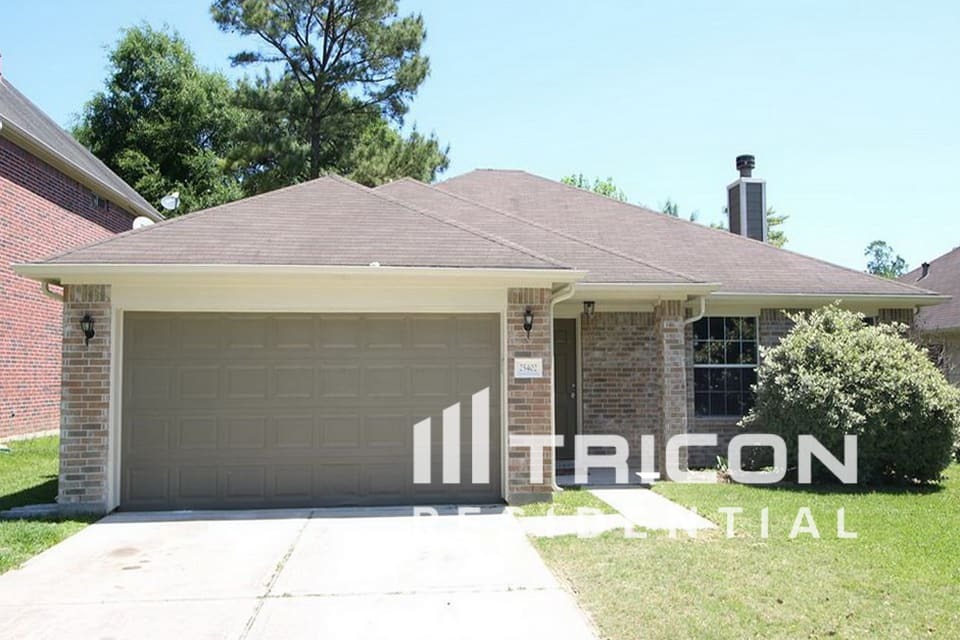 25402 Holyoke Ln in Spring, TX - Building Photo