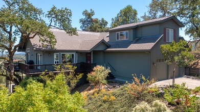 27750 Asti Rd in Cloverdale, CA - Building Photo - Building Photo