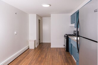 368 Cator Ave in Jersey City, NJ - Building Photo - Building Photo