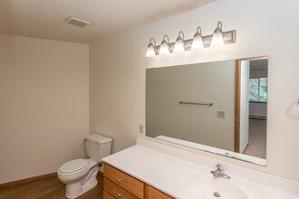 Cedar Ridge in Hudson, WI - Building Photo - Interior Photo