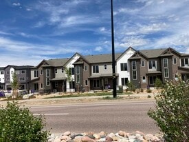 404 Millwall Cir in Castle Pines, CO - Building Photo