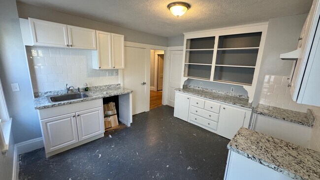 54 Hooker Ave