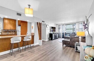 830 NW 87th Ave, Unit 3 in Miami, FL - Building Photo