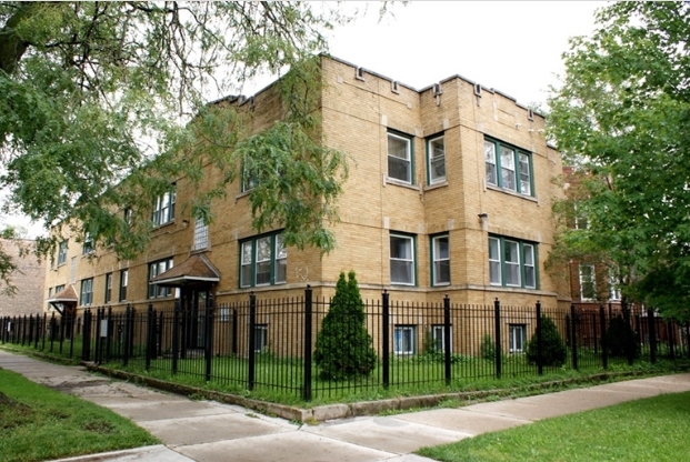 3000-3008 W 61st St in Chicago, IL - Building Photo