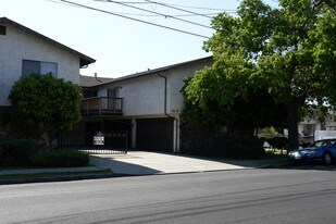 414 Pine St in Redwood City, CA - Building Photo