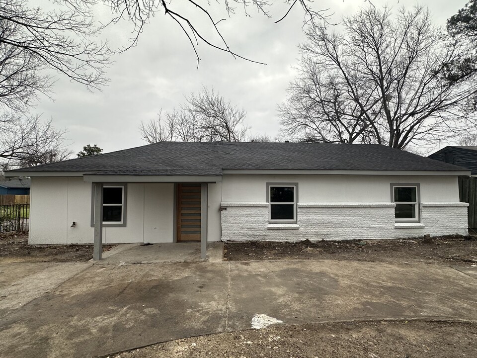 3503 Fontana Dr in Dallas, TX - Building Photo