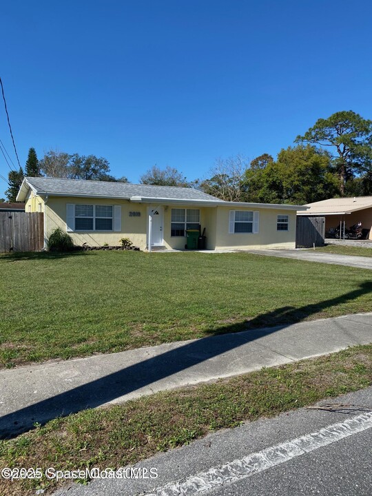 2010 Old Dixie Hwy in Titusville, FL - Building Photo