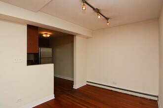628 W Wrightwood Ave in Chicago, IL - Building Photo - Building Photo