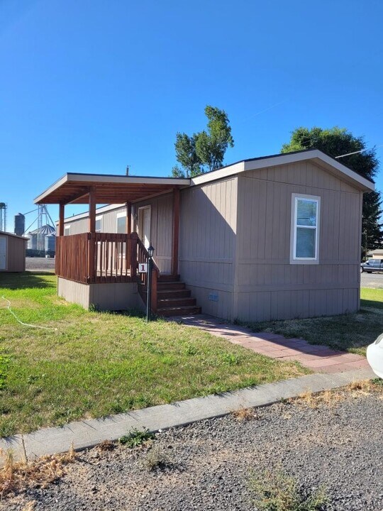 309 4th Ave in Culver, OR - Building Photo