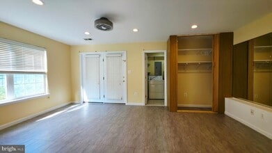 6690 Roderick Loop in Gainesville, VA - Building Photo - Building Photo