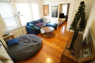 22 Edison Ave, Unit 1 in Medford, MA - Building Photo