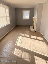 3701 Hughes Rd in Louisville, KY - Foto de edificio - Building Photo