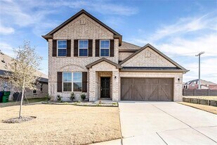 4713 London Ave in Aubrey, TX - Building Photo
