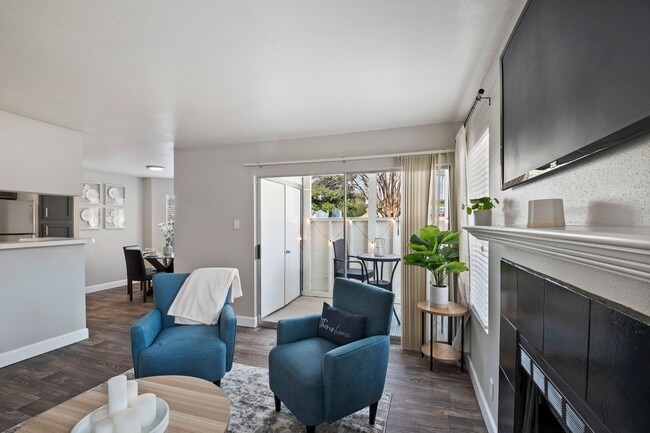 Hampton Courts in Columbia, SC - Building Photo - Building Photo