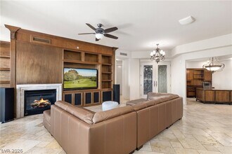 9103 Alta Dr in Las Vegas, NV - Building Photo - Building Photo