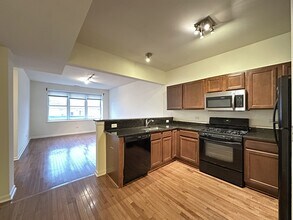 4217 W Irving Park Rd in Chicago, IL - Building Photo - Building Photo