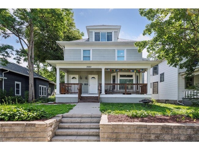 property at 3023 Dupont Ave S
