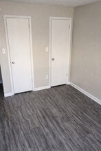 Patriot Square (Granada Square) in Pascagoula, MS - Building Photo - Building Photo